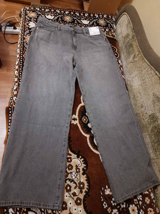 Продам новые широкие джинсы Uniqlo (34/33)
