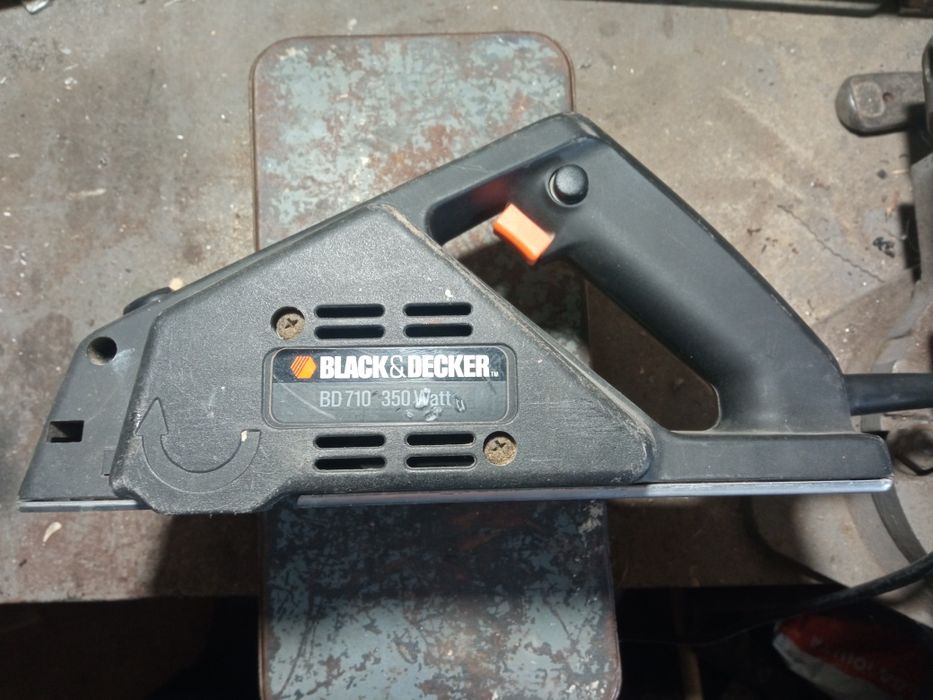 Рубанок електричний black & decker