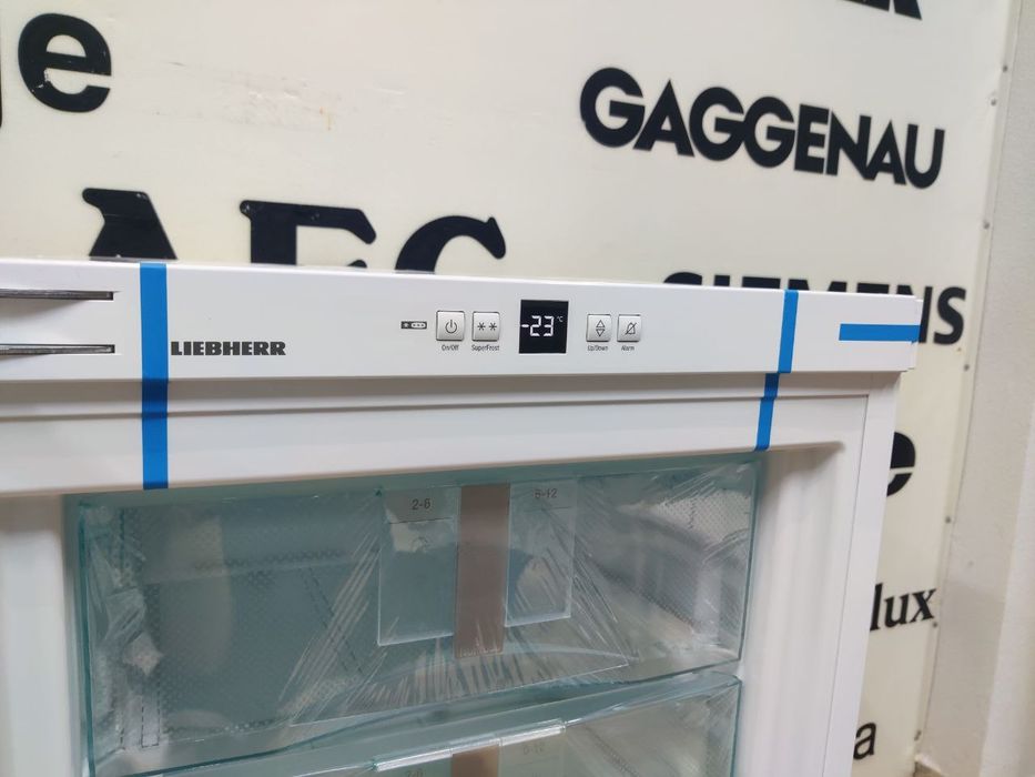 Вбудована морозильна камера Liebherr™IGN 1664 пенального типу. Germany