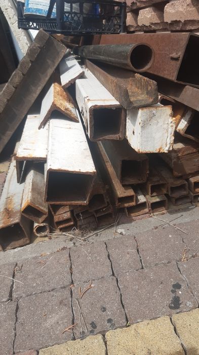 Продам металопрофіль різного розміру.