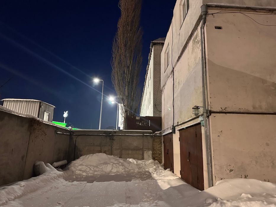 Продаємо двохрівневий гараж з електрикою за побутовим тарифом.