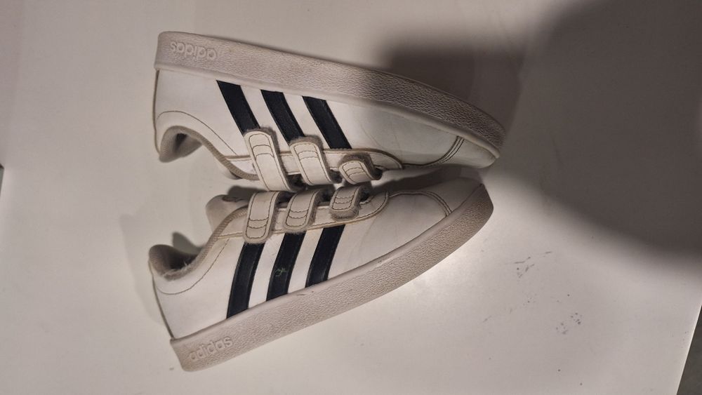 Sapatilhas adidas criança 33