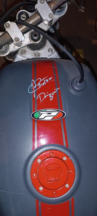 Vendo moto Suzuki