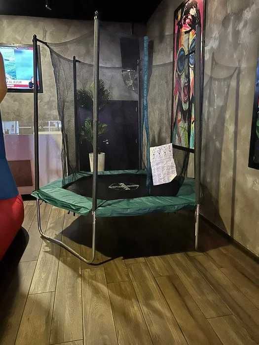 Insuflável e Trampolim