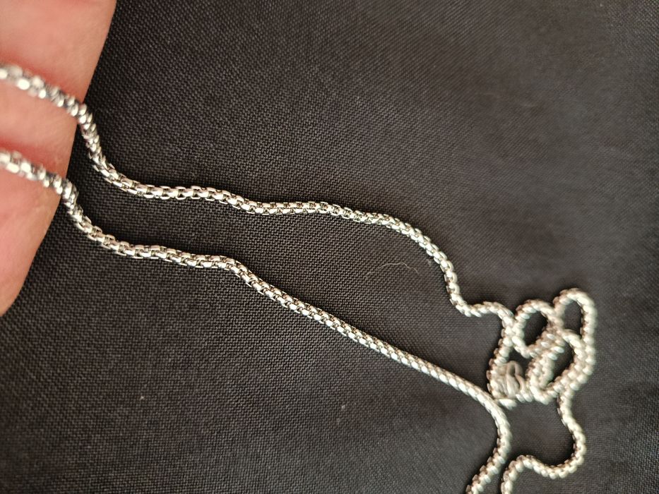 Colar com Pendente de Palheta e de Guitarra