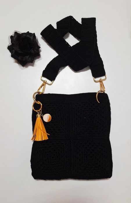 Malas em tricot feitas á mão