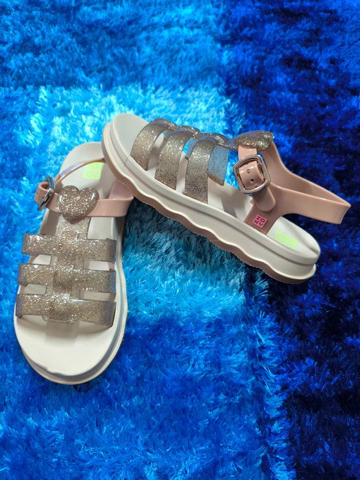 2 pares Sandálias grendene 34/35