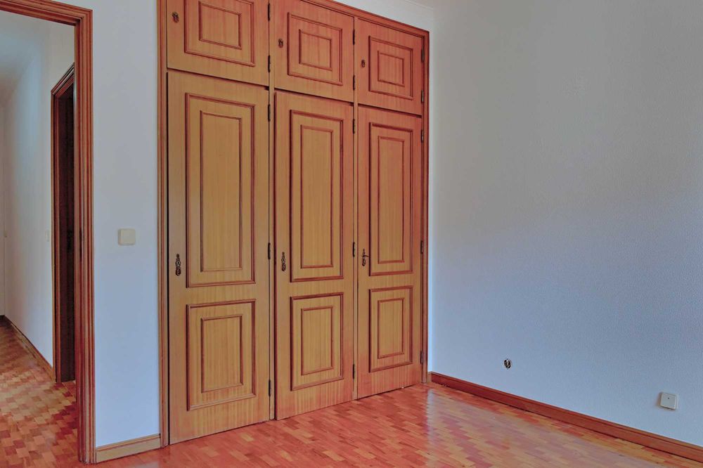 Apartamento T3 com 2 WC e garagem fechada junto às Portas da Maia