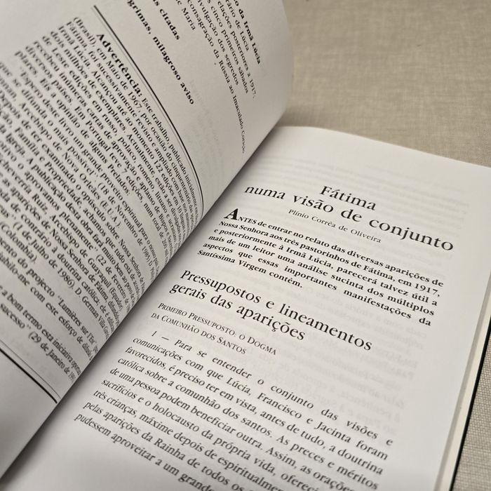 Livro  As aparições e a mensagem de Fátima
