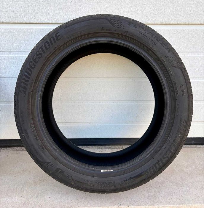 Pneu Bridgestone Turanza T005 245/45R18 100Y semi novo. VENDO OU COMPRO