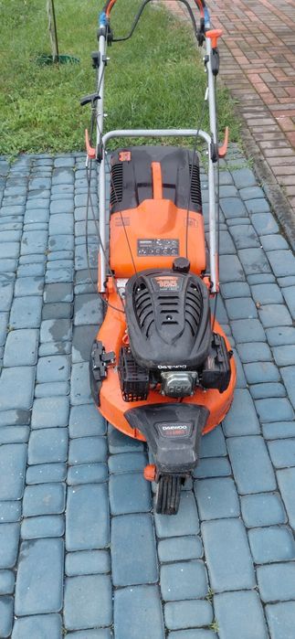 Газонокосарка бензинова самохідна триколісна daewoo dlm 5100 sr
