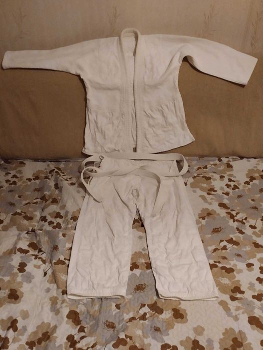 Кимоно для карате подростковое.