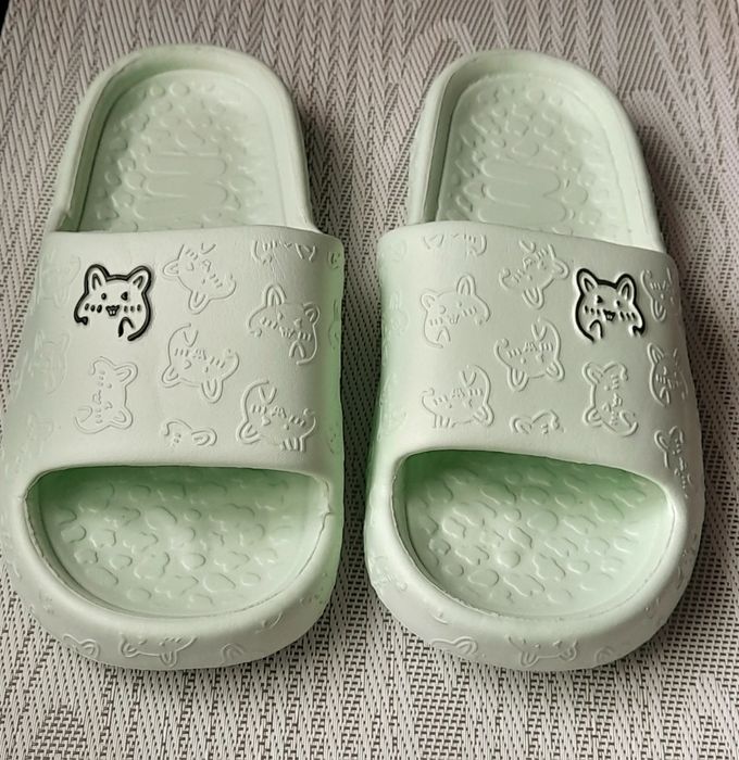 Шлёпанцы женские