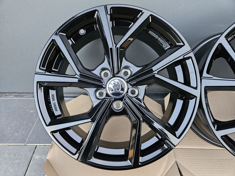 Skoda Karoq 17 " Nowe 5x112 Škoda Karoq 2025 Alufelgi Czarne Felgi ECE
