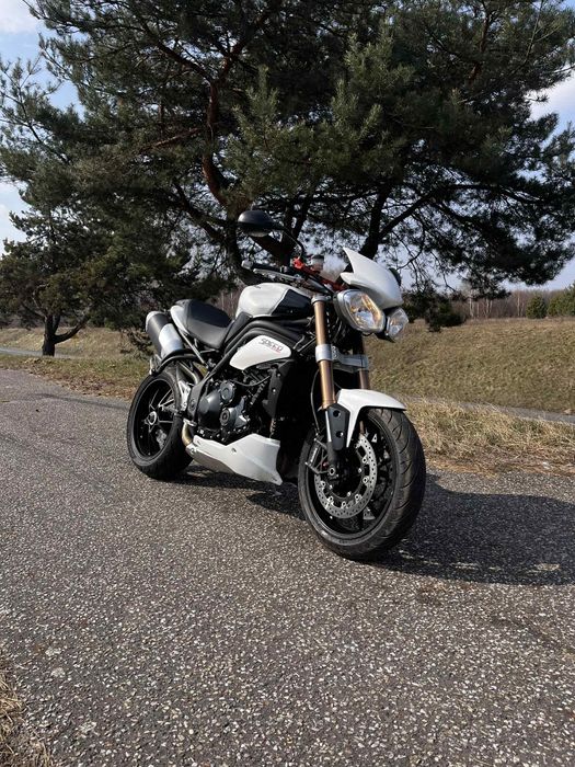 Triumph Speed Triple 1050 [naked]  Nie MT. Nie Z750. Nie Bandit