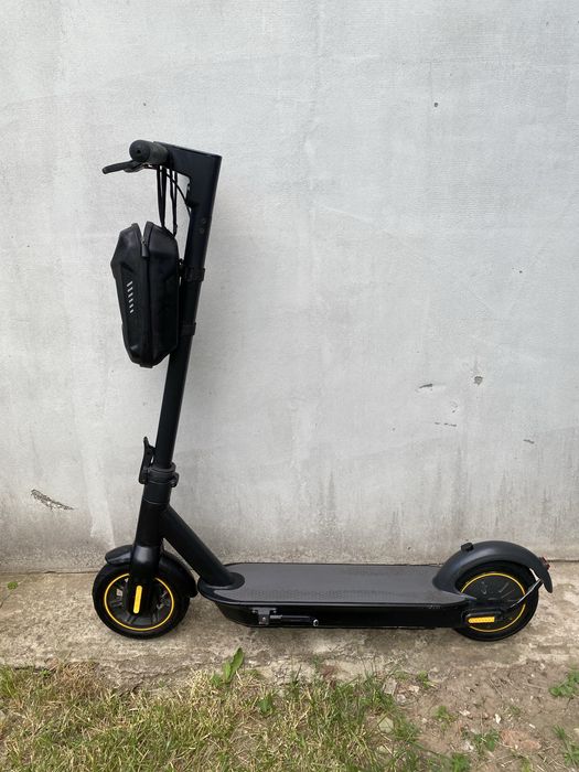 Продам электросамокат Ninebot KickScooter Max G30P