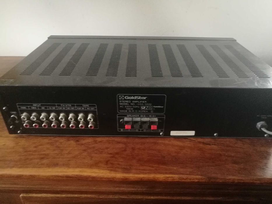 GoldStar STEREO INTEGRATED AMPLIFIER GSA- 5820 (amplificador)