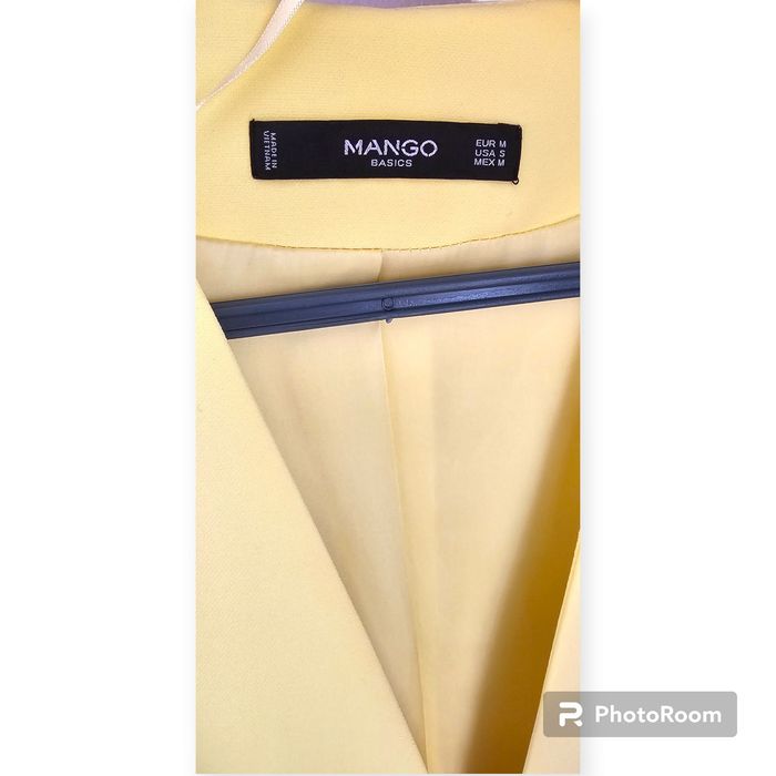 Blazer amarelo manga com pormenor