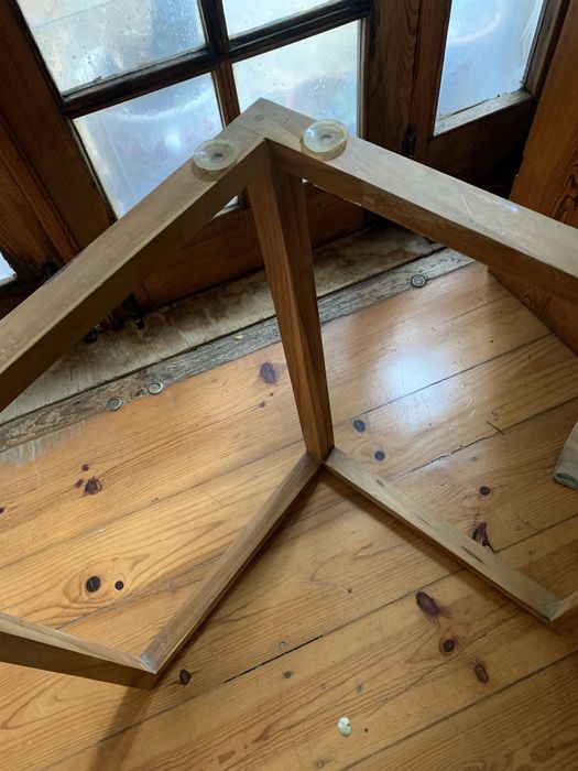 Cavalete Area store madeira modelo Duo Threstle