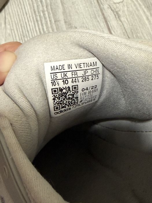 Кросівки Adidas Oznova 44,5