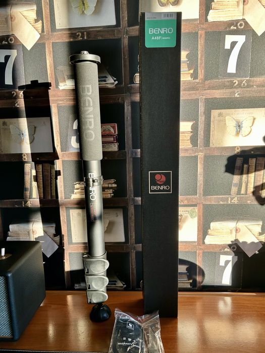 Monopé de alumínio, marca Benro, modelo A48F