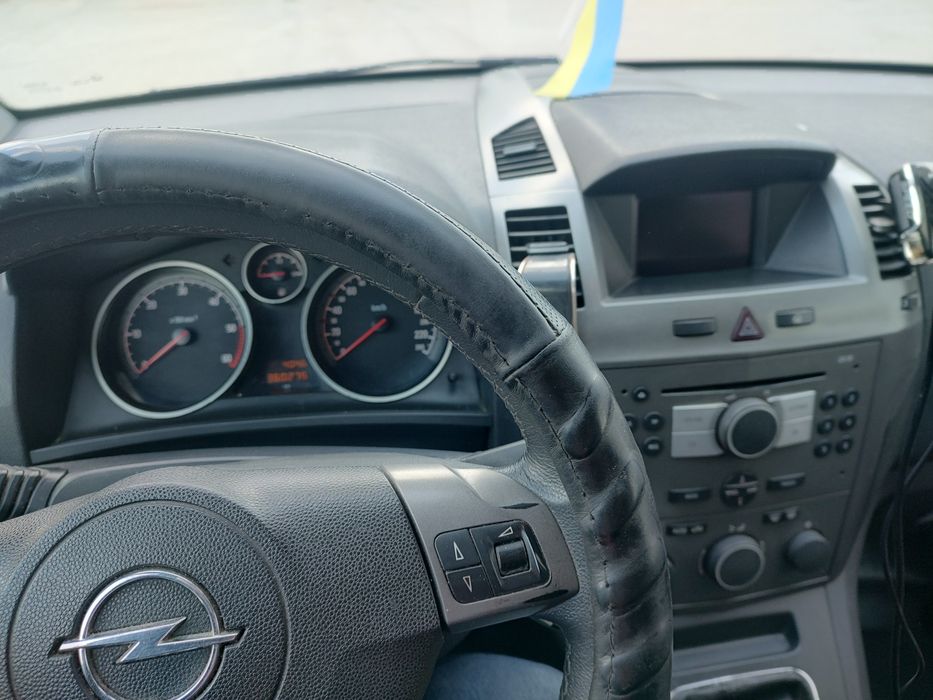 Opel Zafira b 1.9ctdi 2005 рік