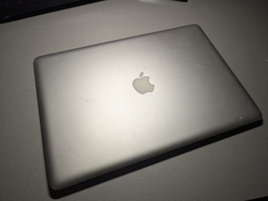 Skrzydło matrycy MacBook Pro 15 2009
