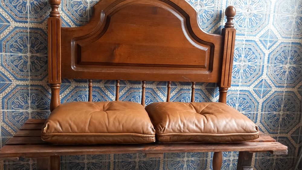Banco a partir de cabeceira de cama