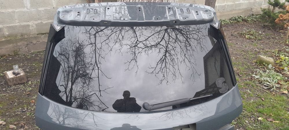 Ауді Q3 83a заднє скло з обігрівом