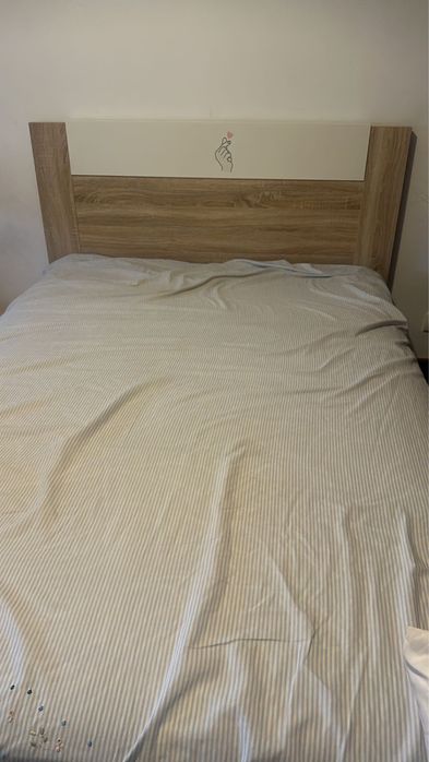Cama casal semi nova