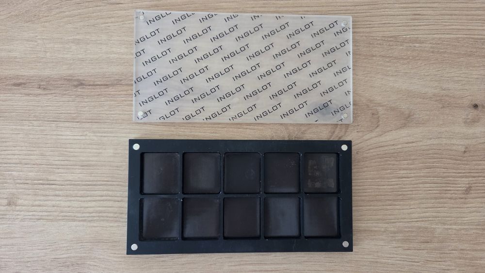 Paleta magnetyczna Inglot kasetka na cienie paletka