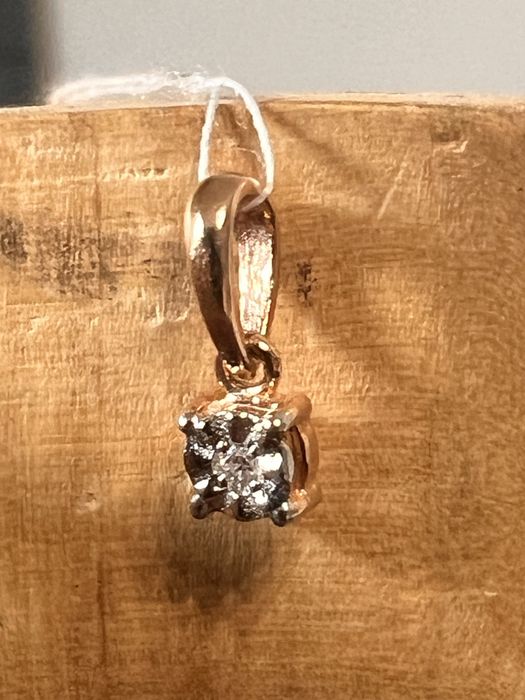 Золотой кулон с брилиантом 585 проба красное золото