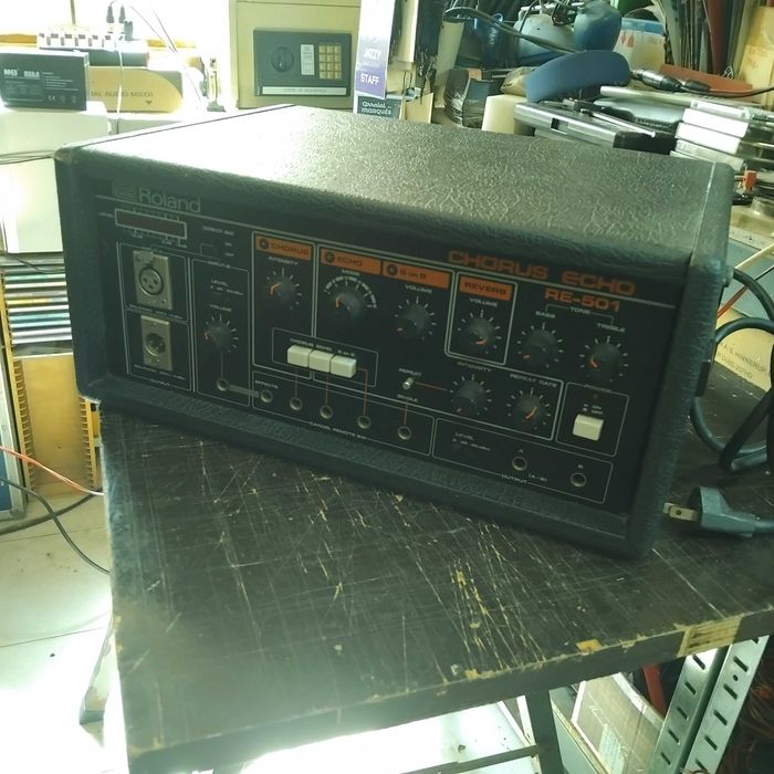 Roland RE-501 Chorus Echo (Tape Echo / Reverb) – Totalmente Revisto / Excelente Estado