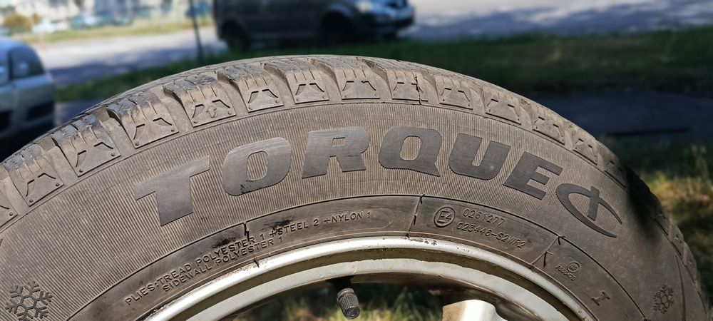 Prawie nowe opony zimowe na felgach aluminiowych do Mini One R50
