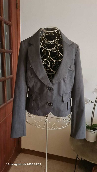 FARO Vendo Vários Blazers  - Usados uma única vez