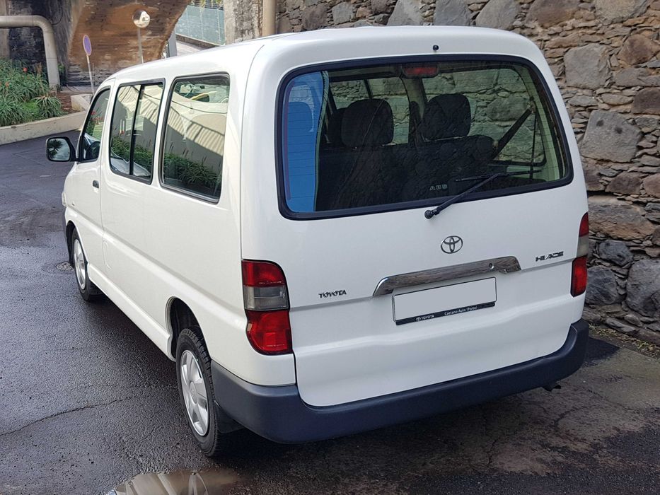 Toyota Hiace D-4D - 9 lugares - Ar Condicionado