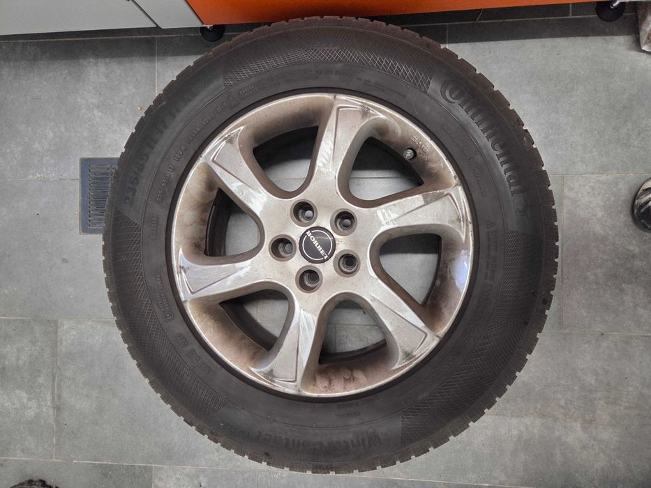 Alu felgi z Oponami zimowymi z końca 19 roku 235/65 R17 5 x 112