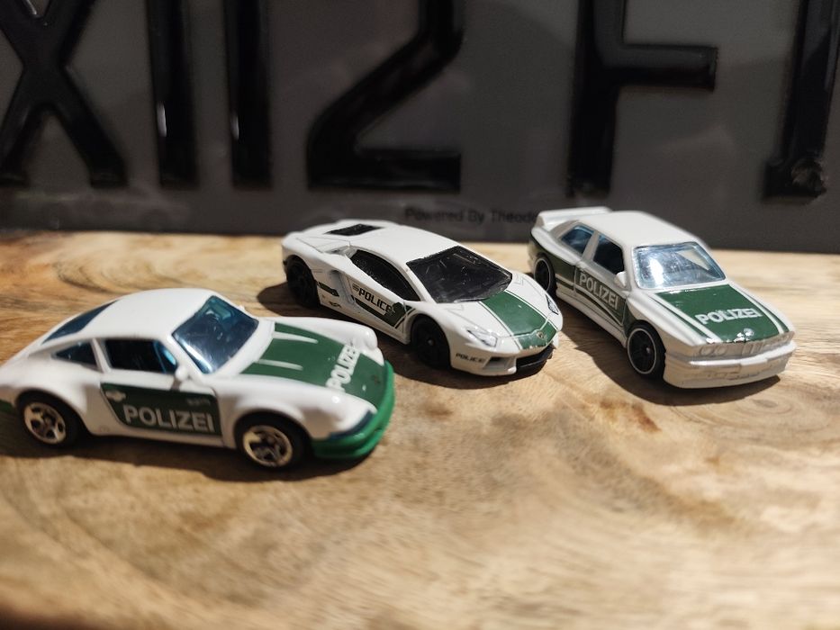 Hot Wheels & Majorette 60 Anos   Como Novos, varias opções.