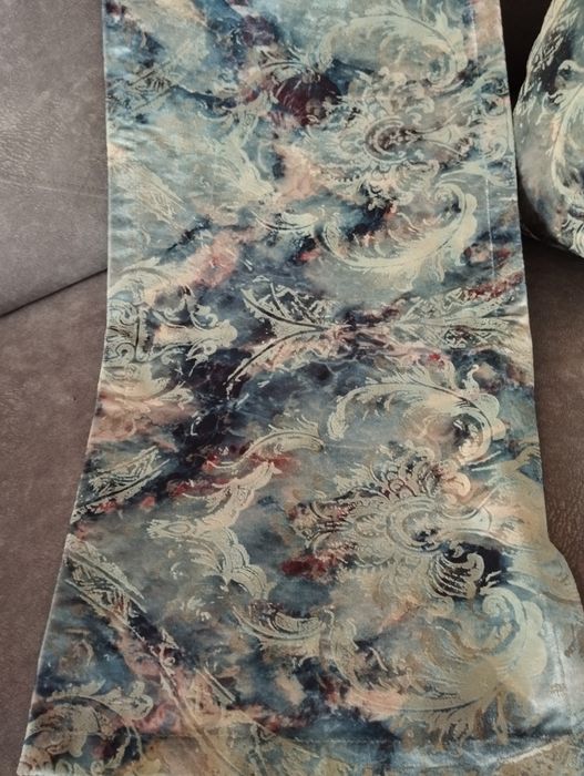 Poduszki dekoracyjne i bieżnik na stół EUROFIRANY