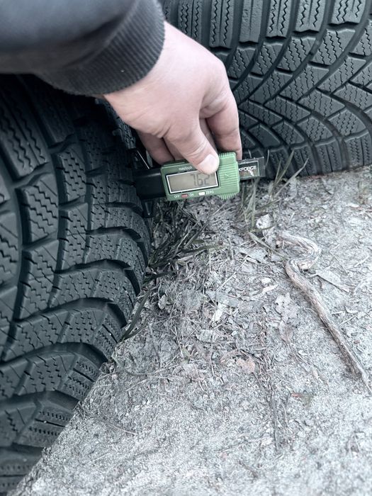 225 50 17 Bridgestone LM005 99% 2023 Шини Зима
