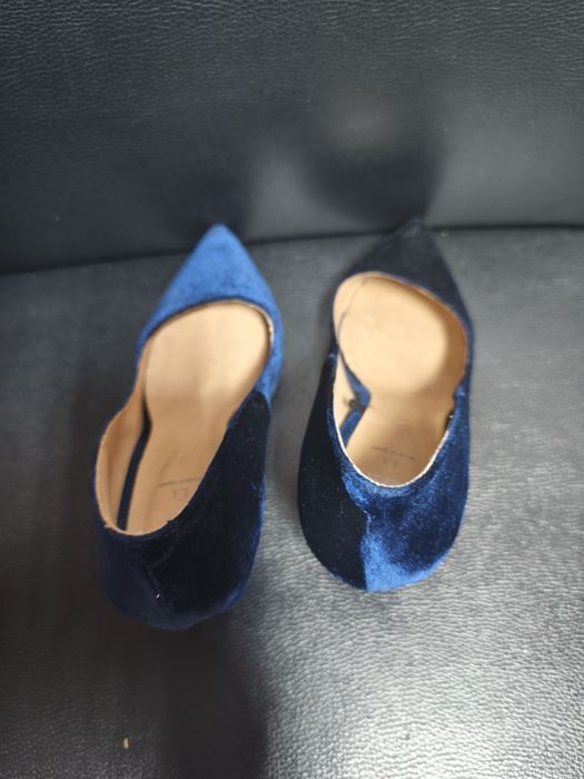 Sapatos de Senhora como novos ,Aul escuro  abludado tamanho 38