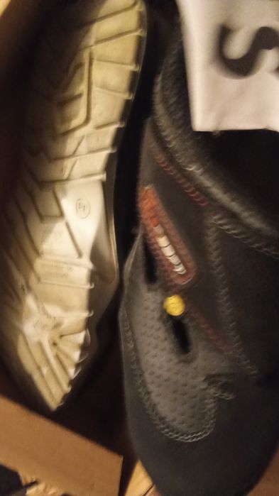 Sapato com biqueira aço