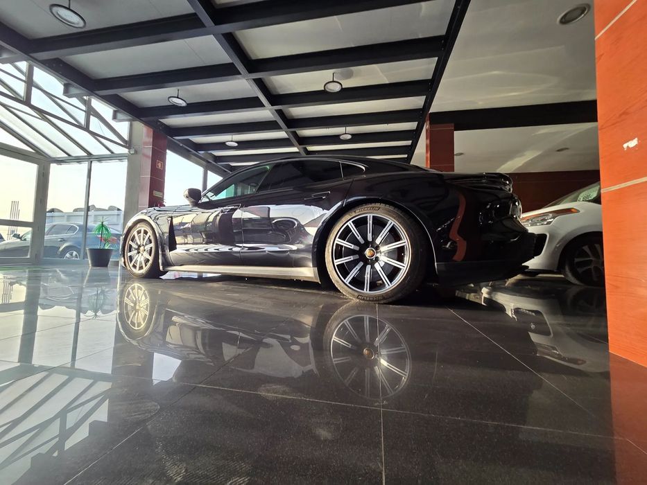 Porsche Taycan 4S bateria Performance Plus foto 2