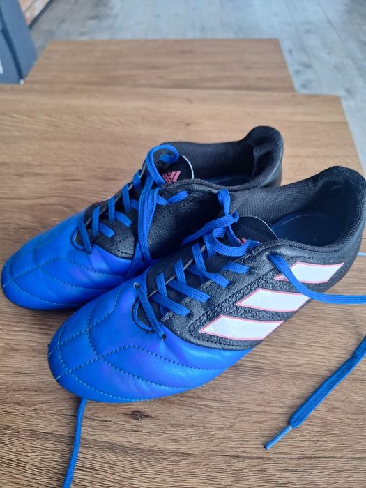 Buty piłkarskie korki adidas