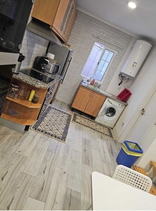Arrendo quarto com casa de banho privada