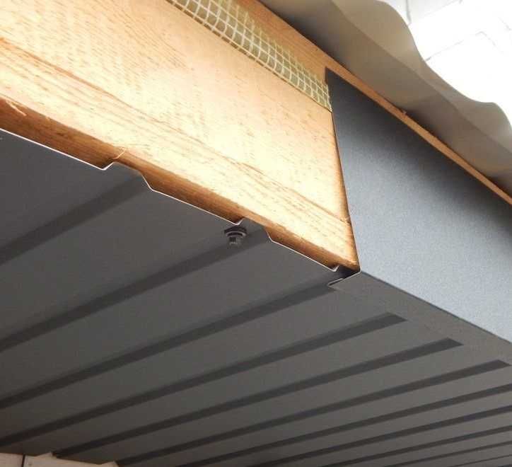 Металлические софиты на подшиву свесов + лобовки. С перфорацией / без