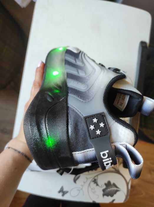 Buty świecące LED bez kółek 36