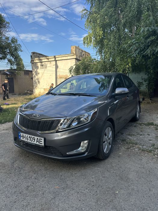 Продам Kia Rio 2012 1.6 бензин