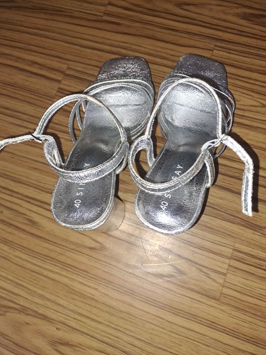Obcasy rozmiar 40