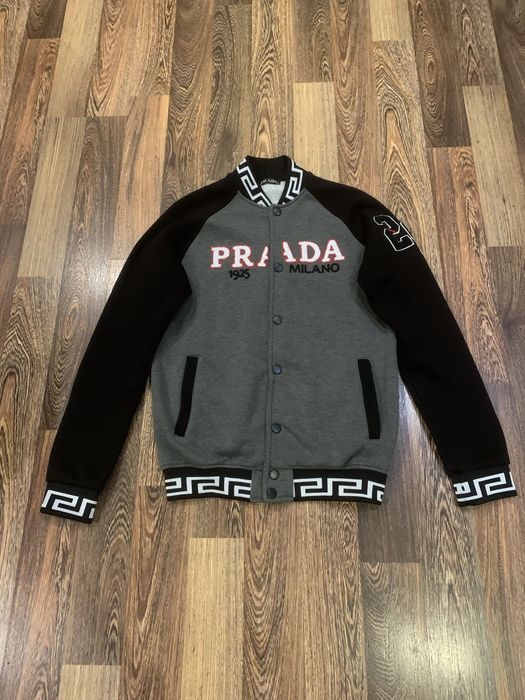 Чоловічий бомбер PRADA